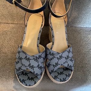 Michael Kors wedges size 6